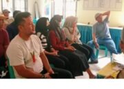 Timses Cabup Gerilya Door to door. KEPERGOK, Meminta NIK Warga dan Ngasih Ini